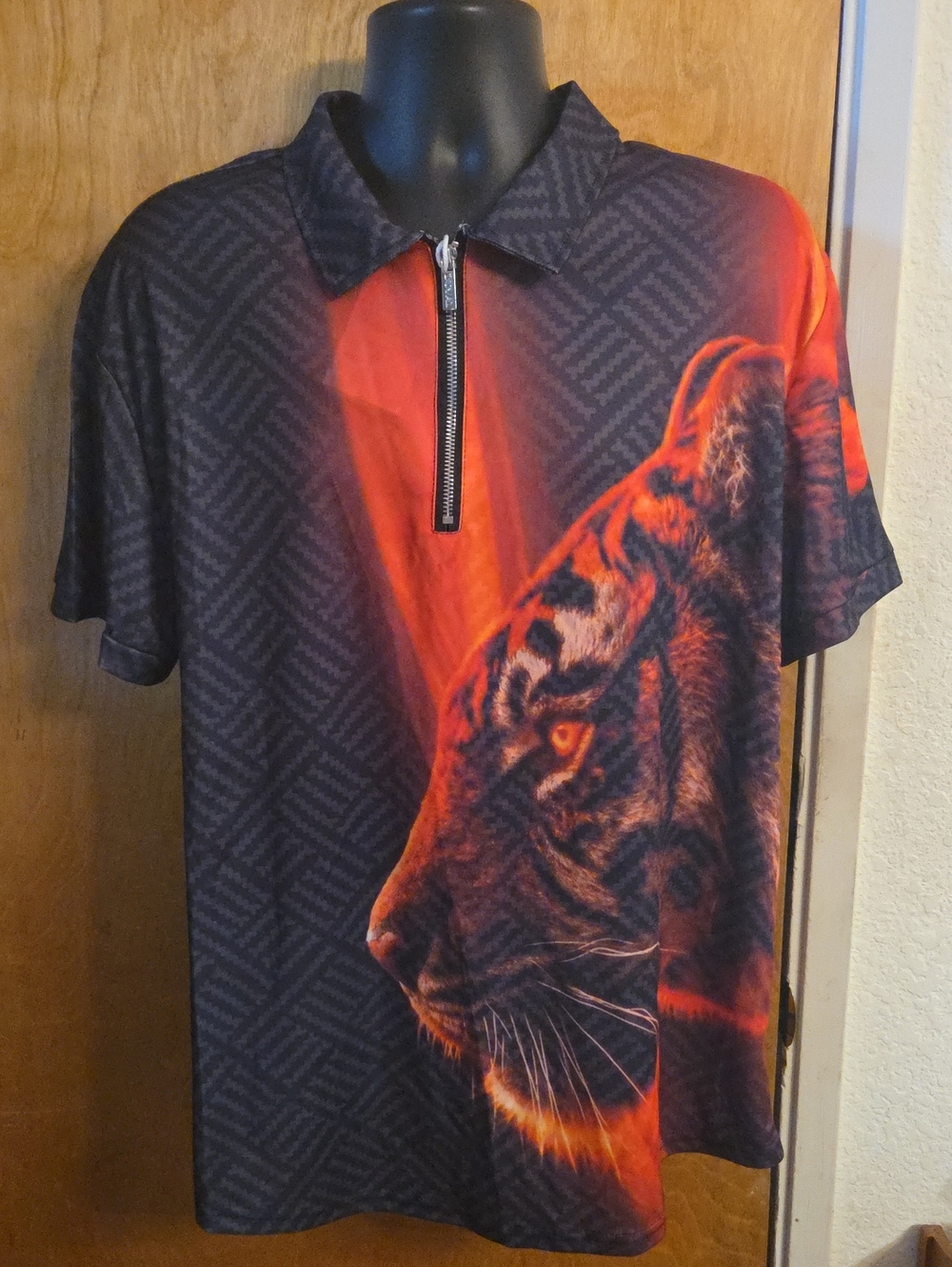 NWT Duval Mens 4X Quarter Zip Shirt Tiger Nightclub Geometric Red Ombre